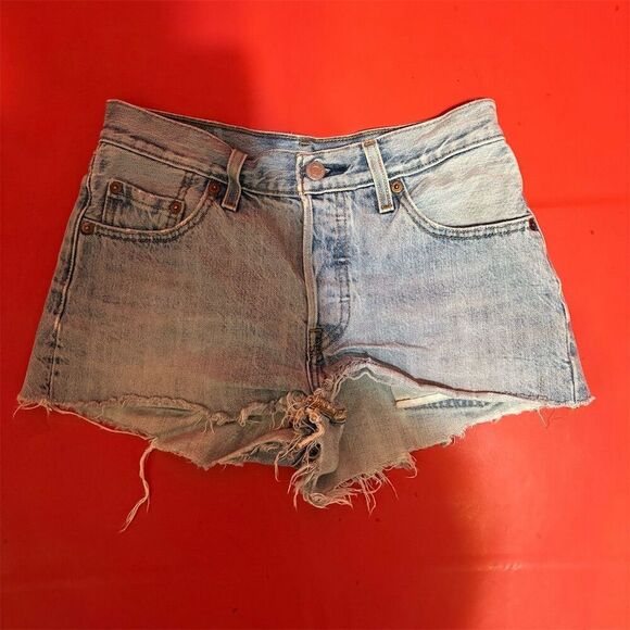 Levi's Women's 501 High-Waisted Distressed Denim Shorts Size 25 Blue - Picture 1 of 10